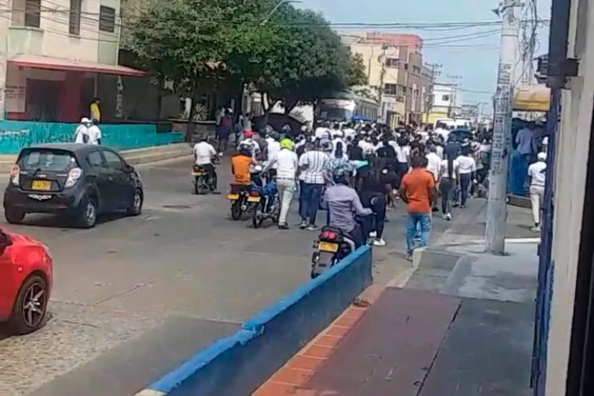 Multitudinario entierro en Barranquilla en medio de cuarentena