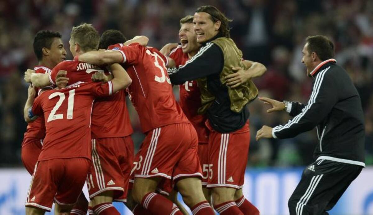 Jugadores del Bayern Múnich celebran la victoria ante el Dortmund. AFP ADRIAN DENNIS