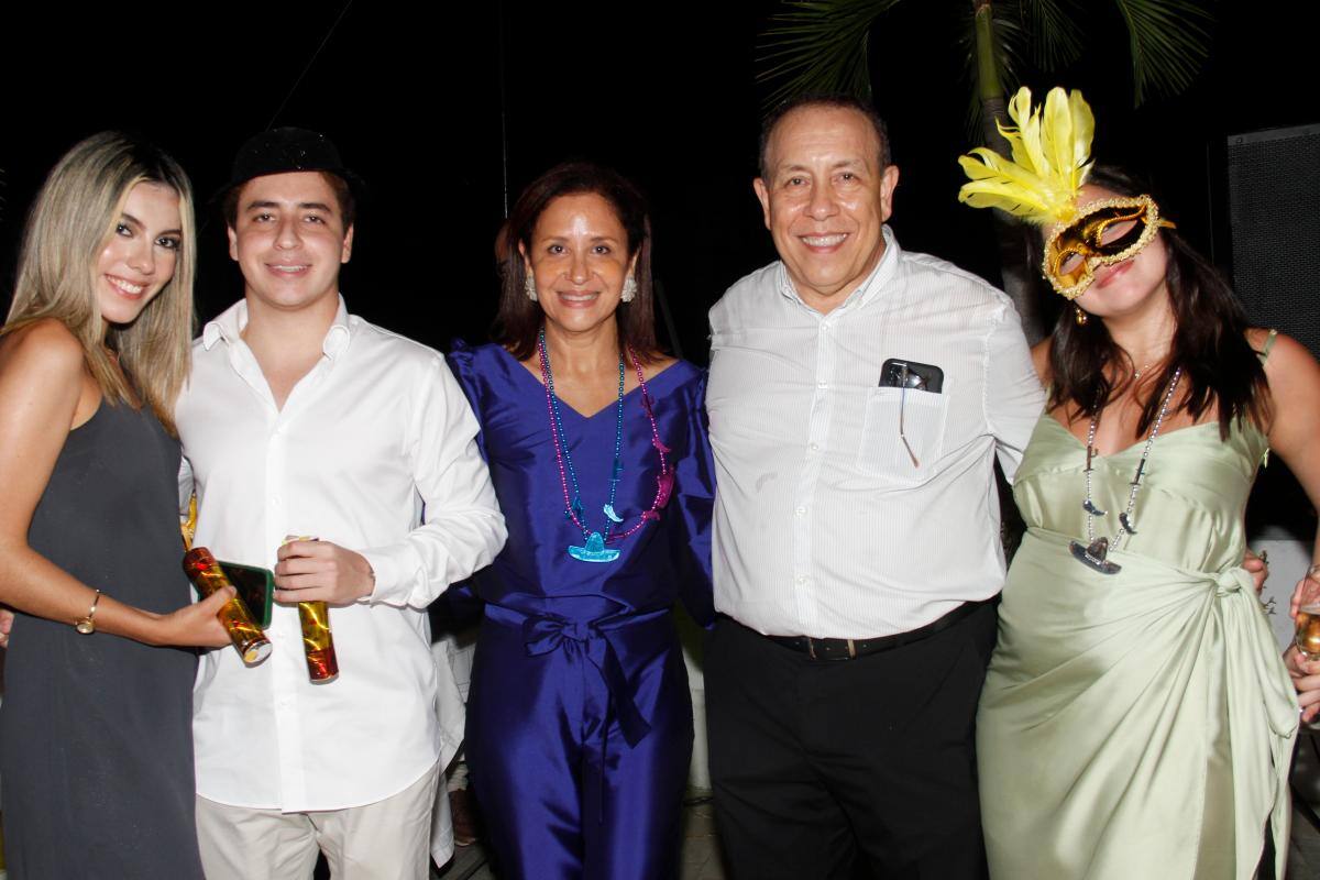 Isabel Quai, Juan David Pérez, Lina Ríos, Miguel Pérez y Sara Pérez.
