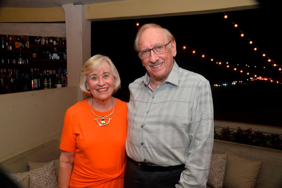 Linda Raymer y Elwyn Raymer.