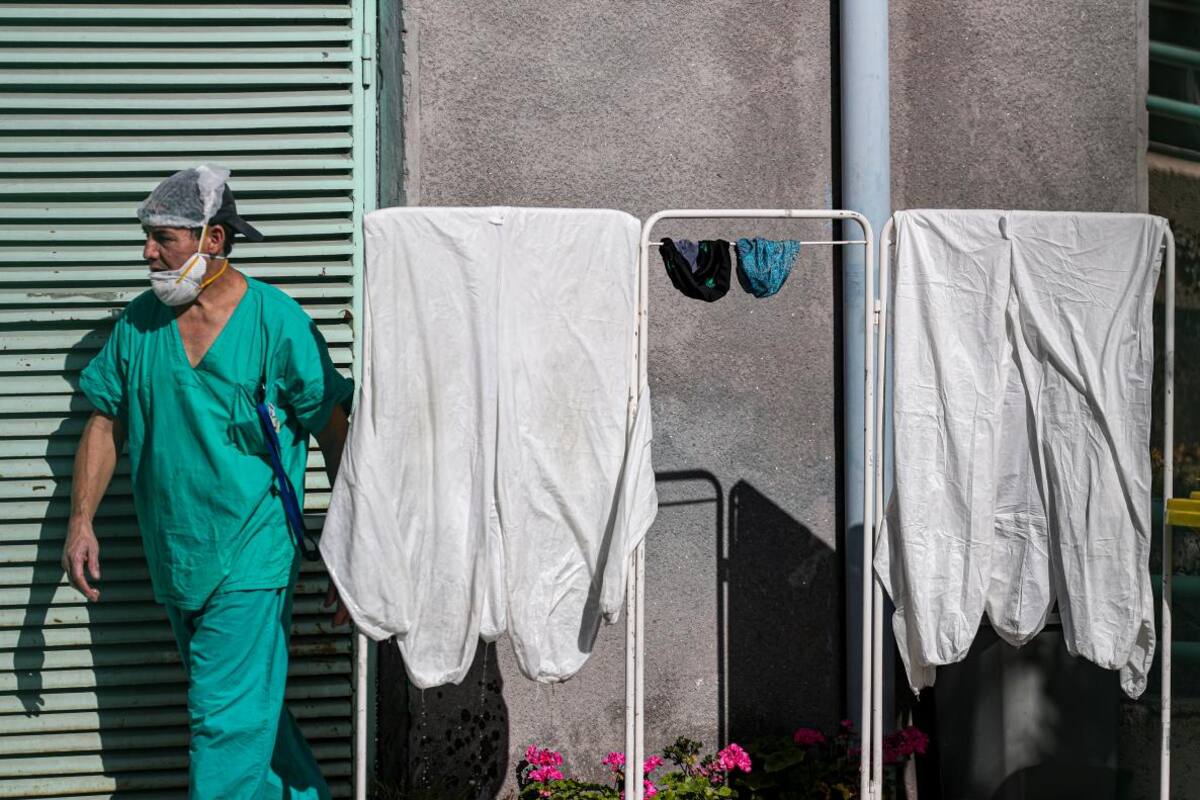 Chile anuncia seguro de vida gratis para todos los trabajadores de la salud