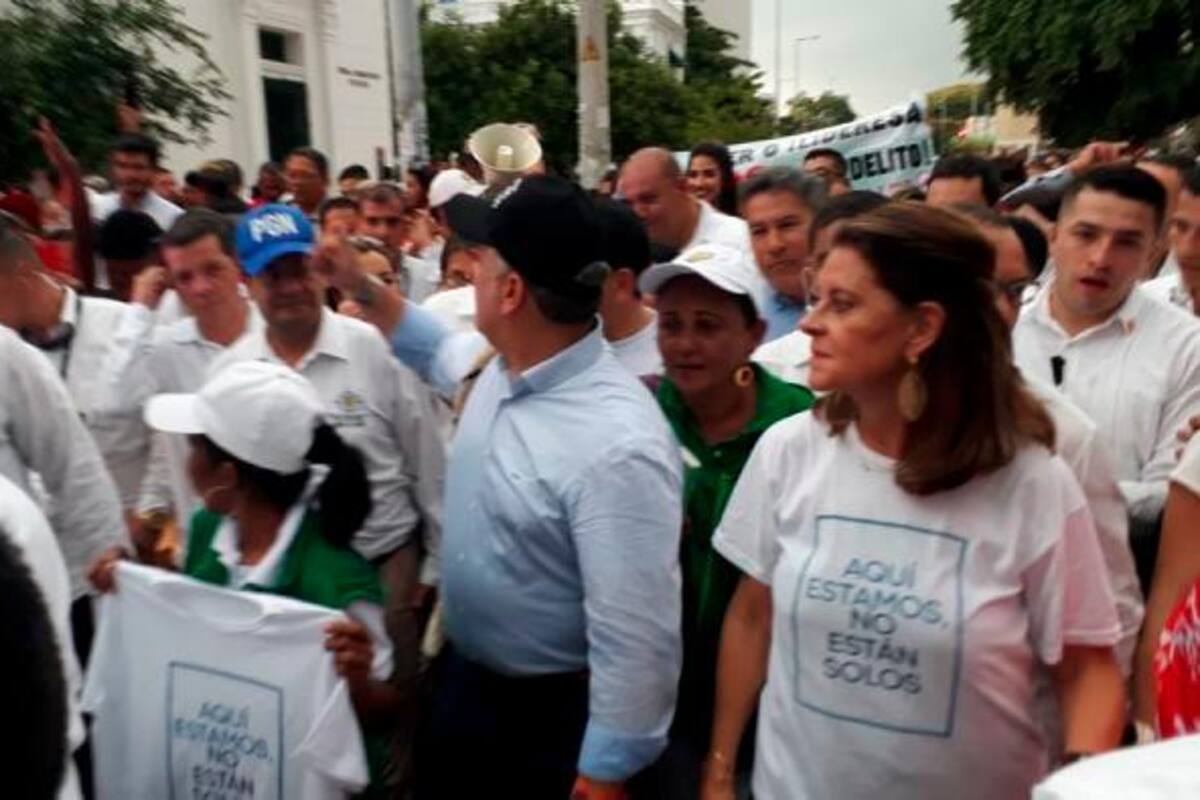 Abuchean al presidente Duque tras finalizar marcha por líderes sociales en Cartagena