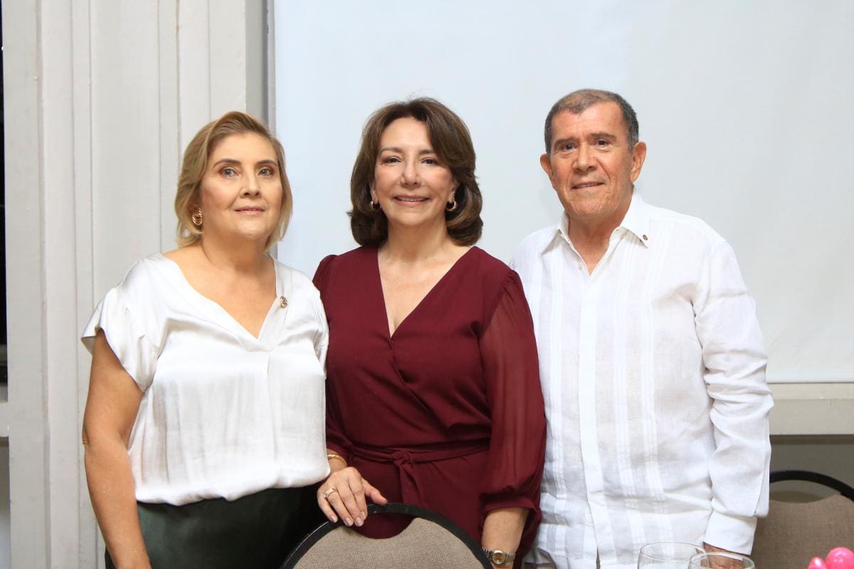 Carmen Pinto, Lucy Toro y Jairo de la Vega.