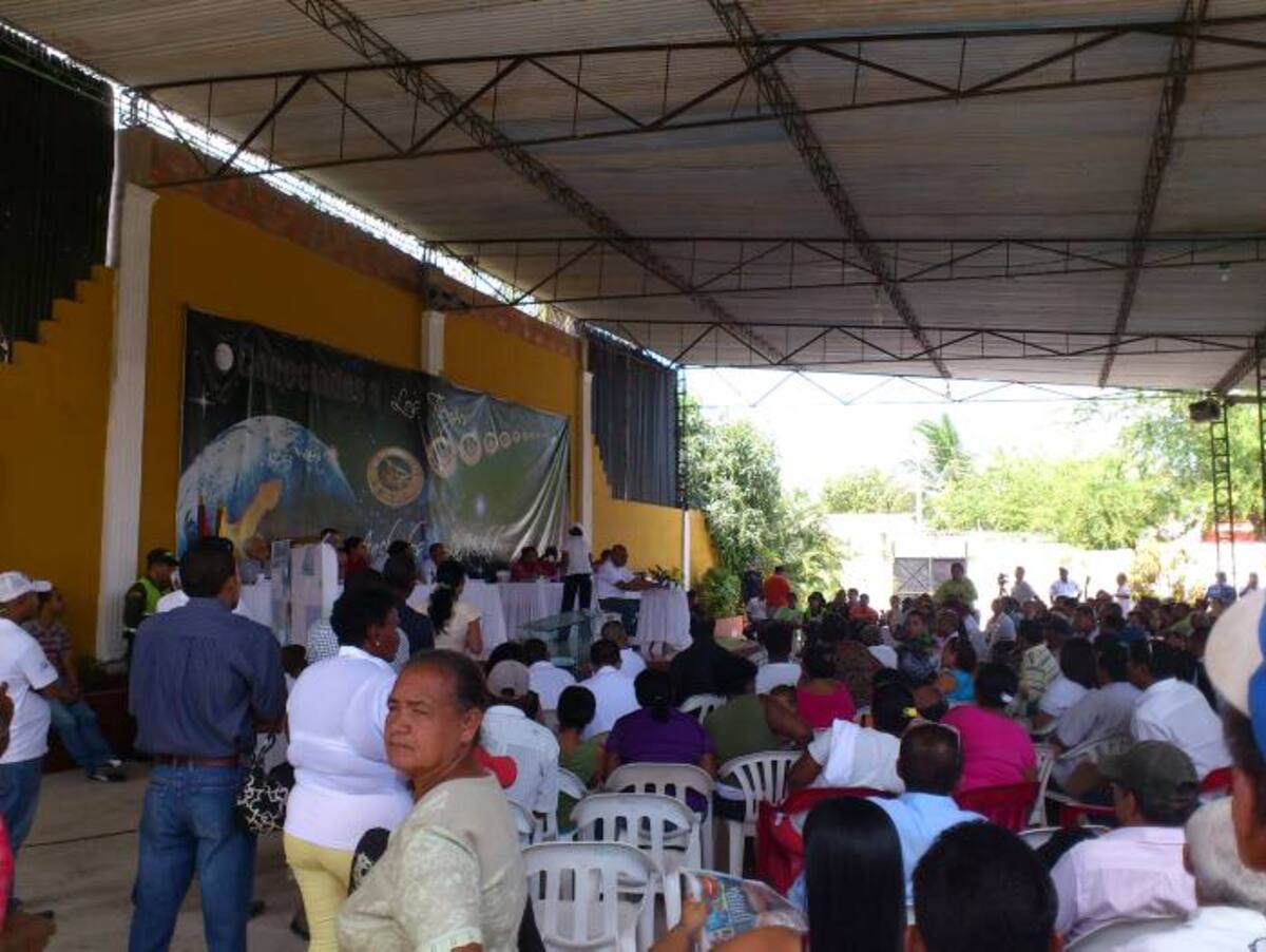 Aspectos de la audiencia pública del Concejo en El Pozón. Ernesto Taborda