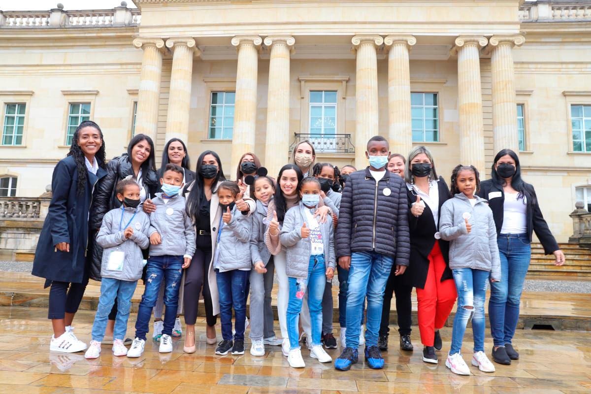 18 niños y niñas de Bolívar pudieron visitar por primera vez Bogotá