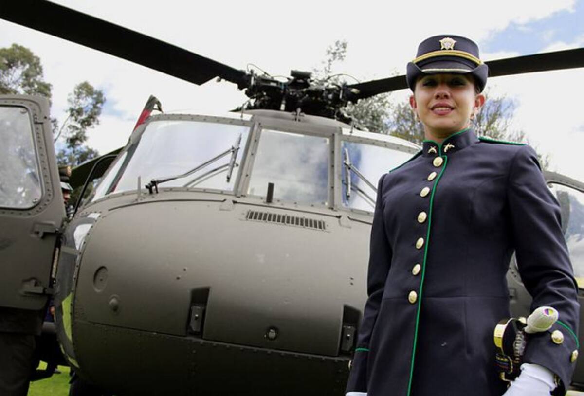 Jennifer Trilleras Vargas se graduó como Subteniente de la Policía Nacional. COLPRENSA