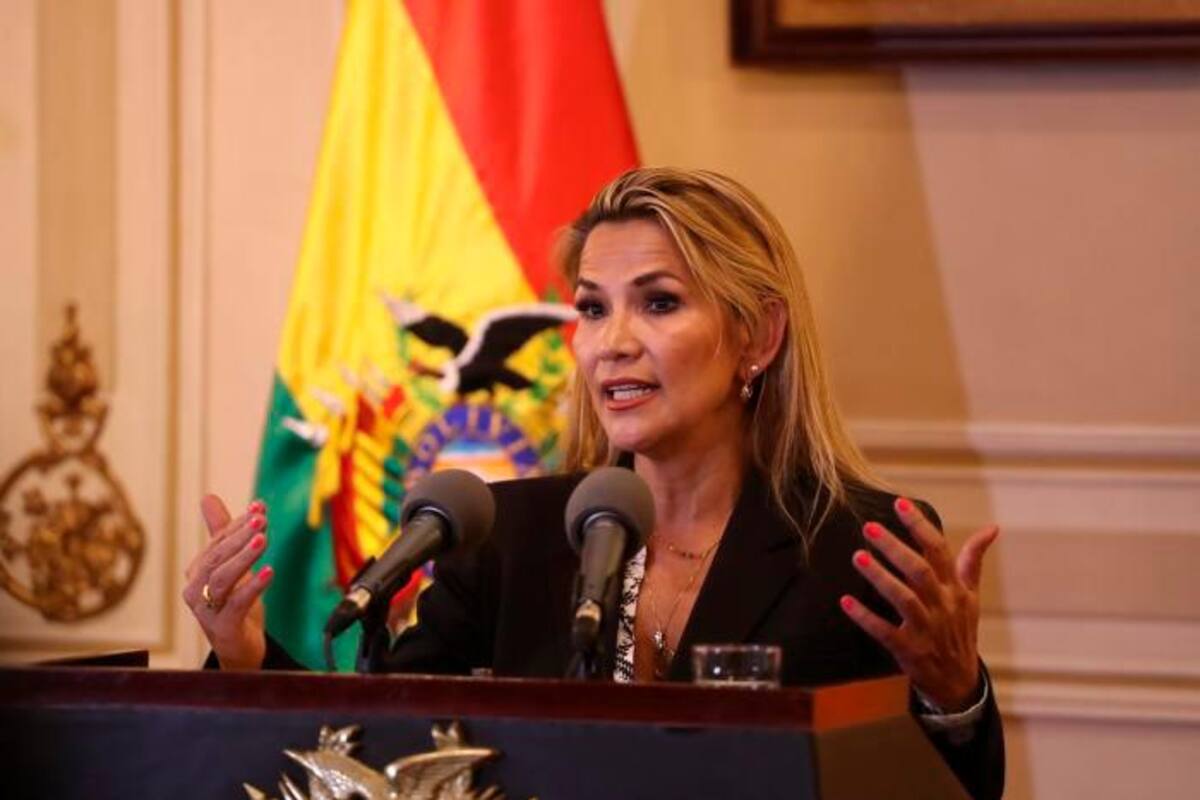 Justicia boliviana amplía por seis meses más la detención preventiva de Áñez