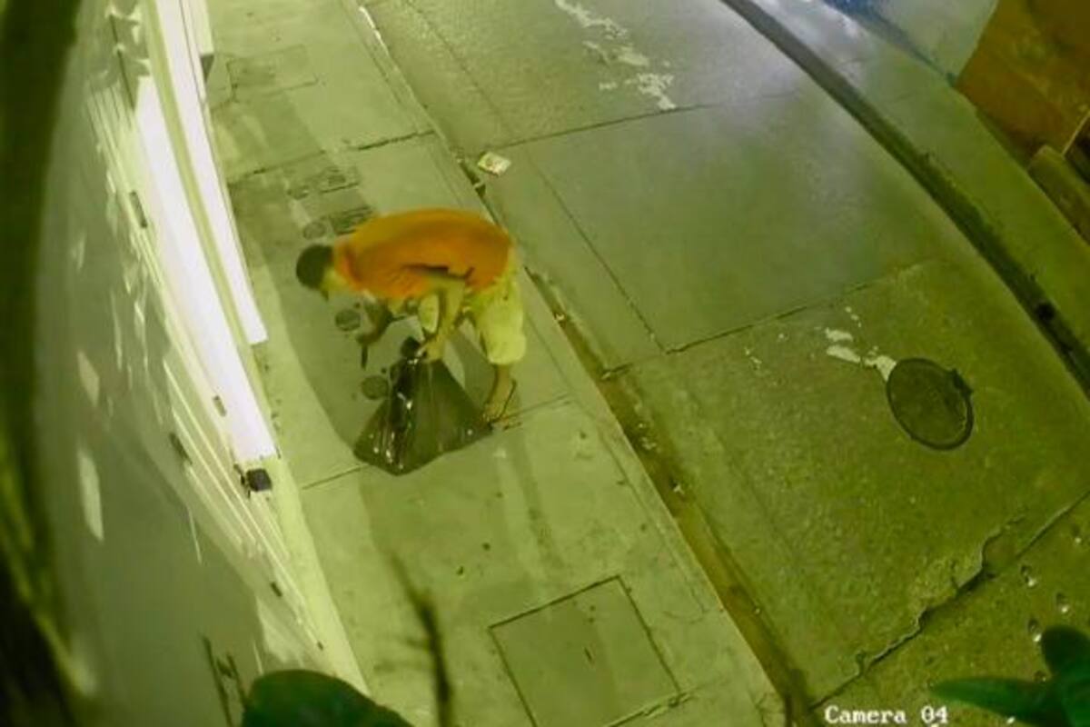 Video: ¡Así se roban tapas de registros en el Centro Histórico!