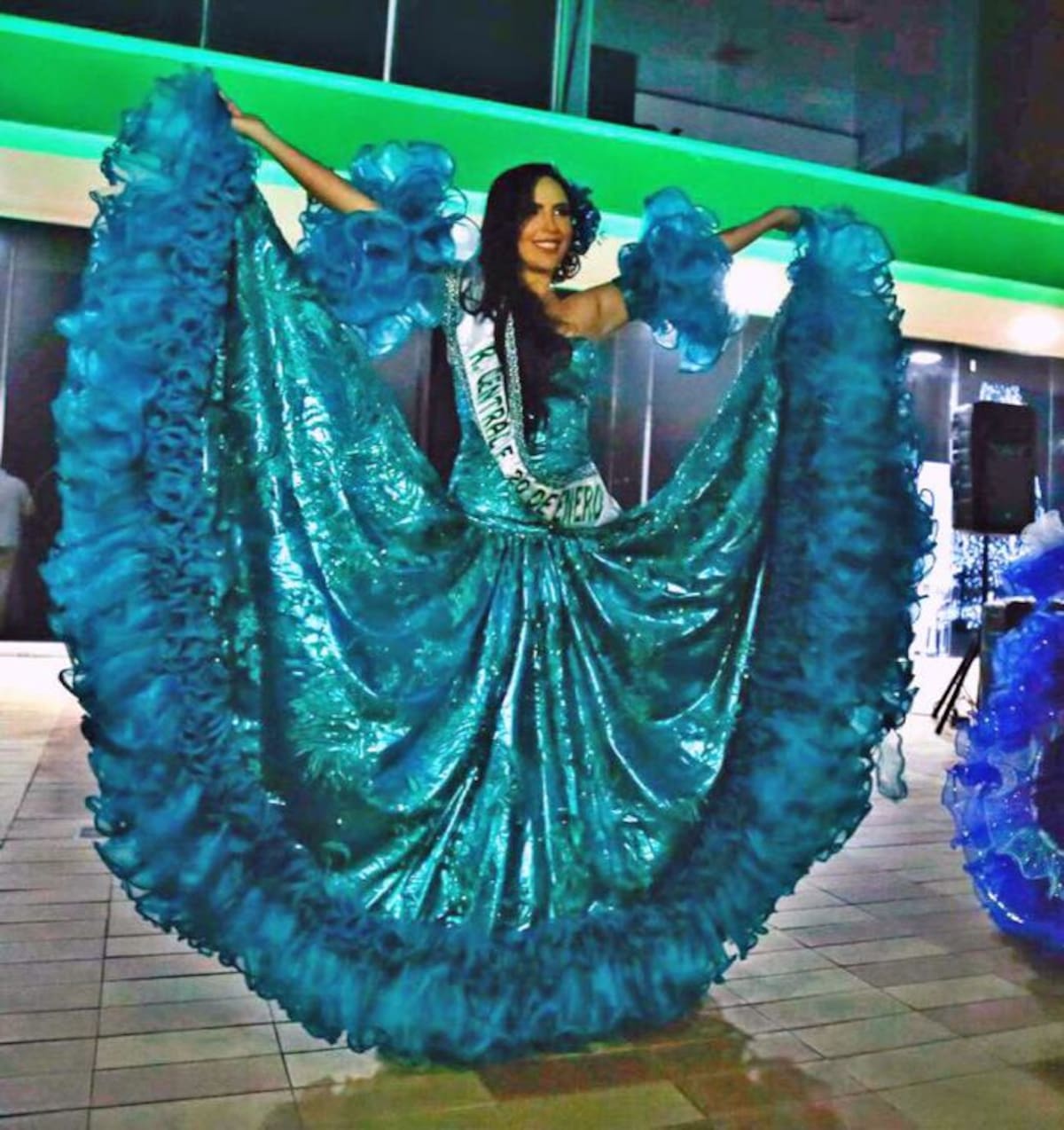 Ana María Ochoa Milanés, reina Central del 20 de Enero. cortesia