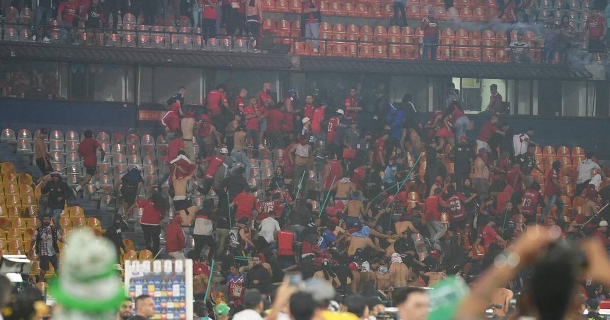 Las sanciones que podría recibir Nacional y Medellín por los disturbios