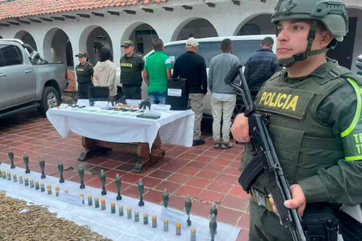 Capturan a alias ‘Zeus’ con importante arsenal de guerra en una carretera