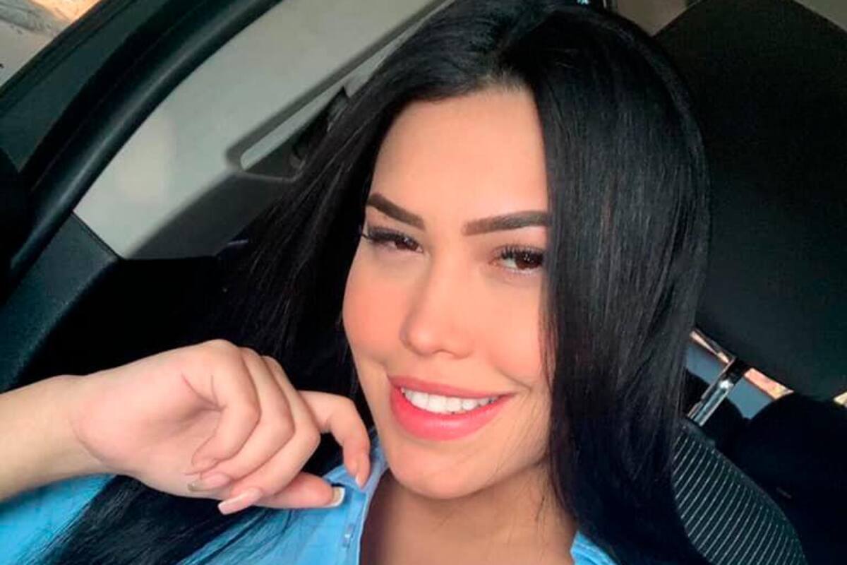 Ana del Castillo vuelve al quirófano