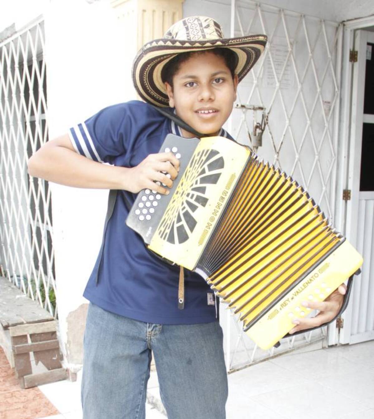 Dúbier Del Río Herrera, niño especial con gran talento para la música, que este año no ha iniciado sus clases. OSCAR DÍAZ ACOSTA - EL UNIVERSAL