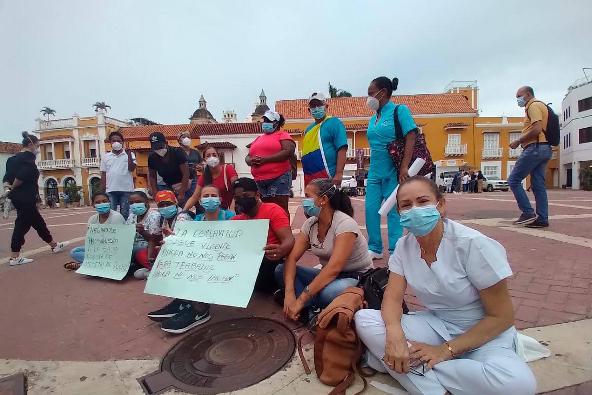 Trabajadores de la salud protestan en el Centro por 8 meses de salarios