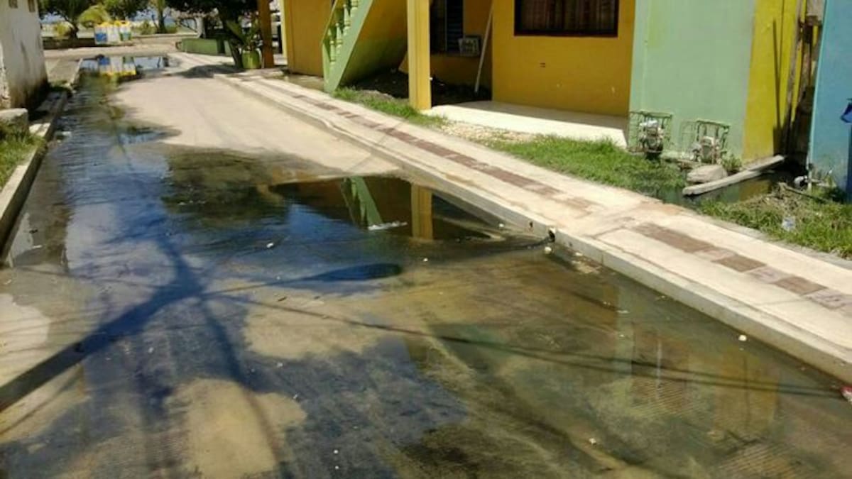 Emergencia en Coveñas por aguas negras. Manuel Santiago Pérez - El Universal