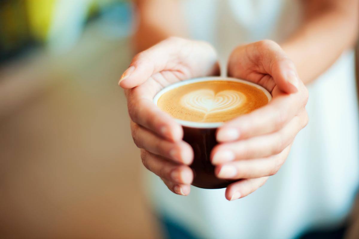 ¿Qué pasa cuando tomo demasiado café?
