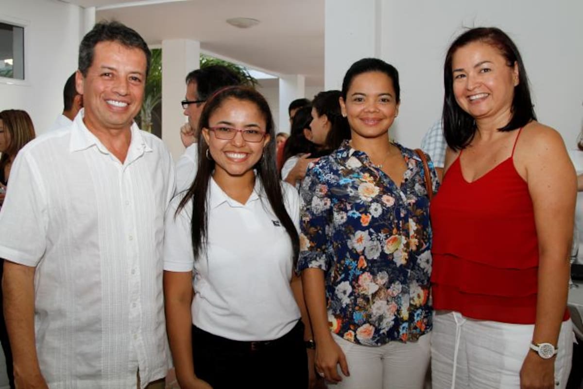 Jaime Torrado Casadiegos, Yina Alcalá, Johanna Flórez e Inés Yepes.