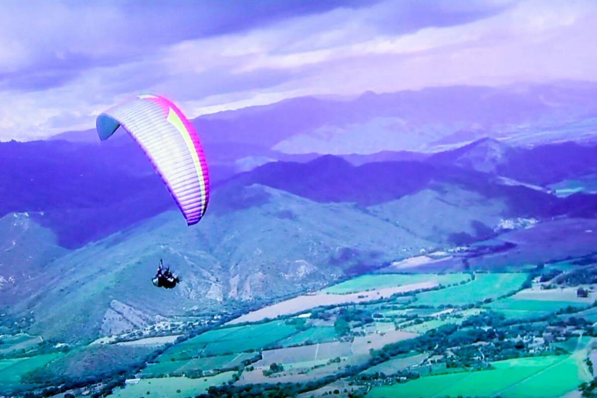 Coldeportes suspende actividades de parapentismo en el país