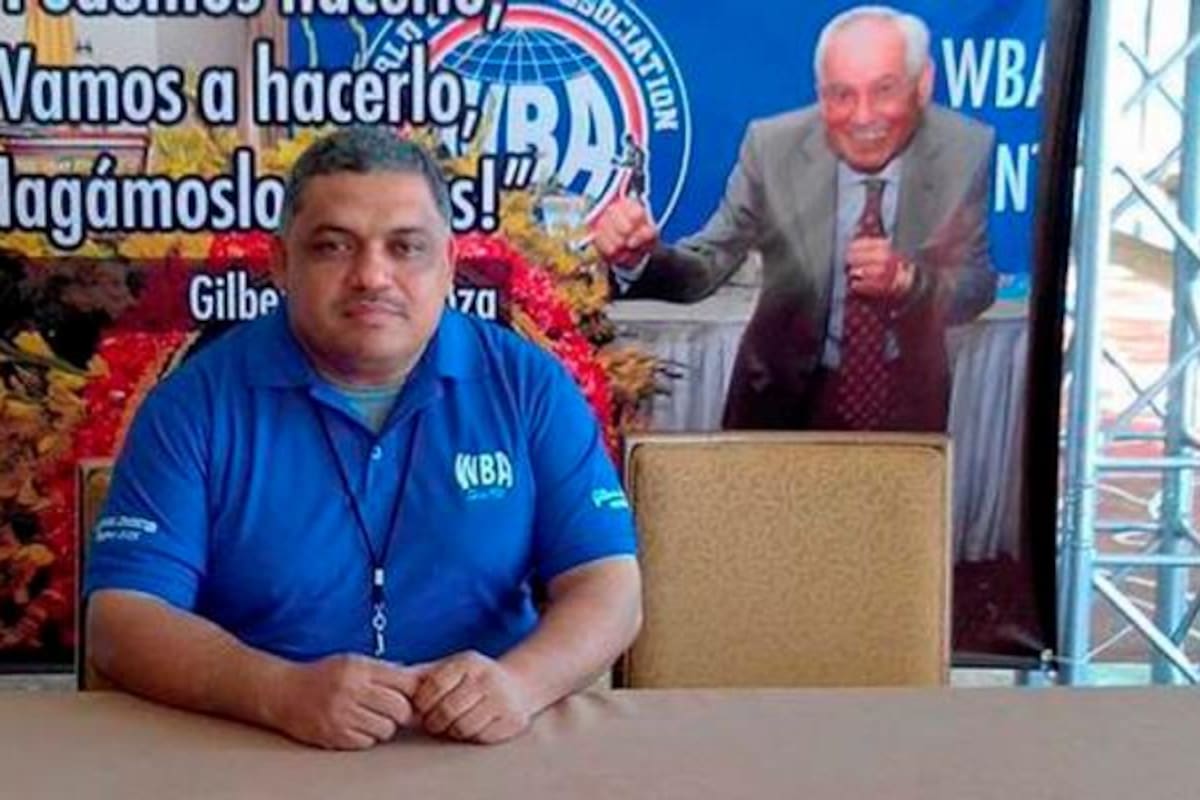 ¡Fulminante! Periodista murió en plena transmisión de boxeo