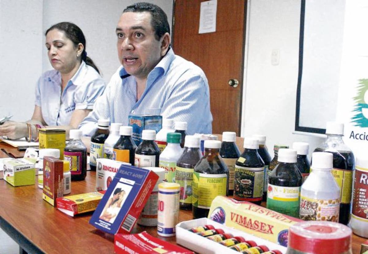 El secretario de Salud de Sucre, José Jorge Madera Lastre, dijo que será implacable contra la venta de droga falsa y médicos no graduados. FOTOS/ MANUEL SANTIAGO PÉREZ.