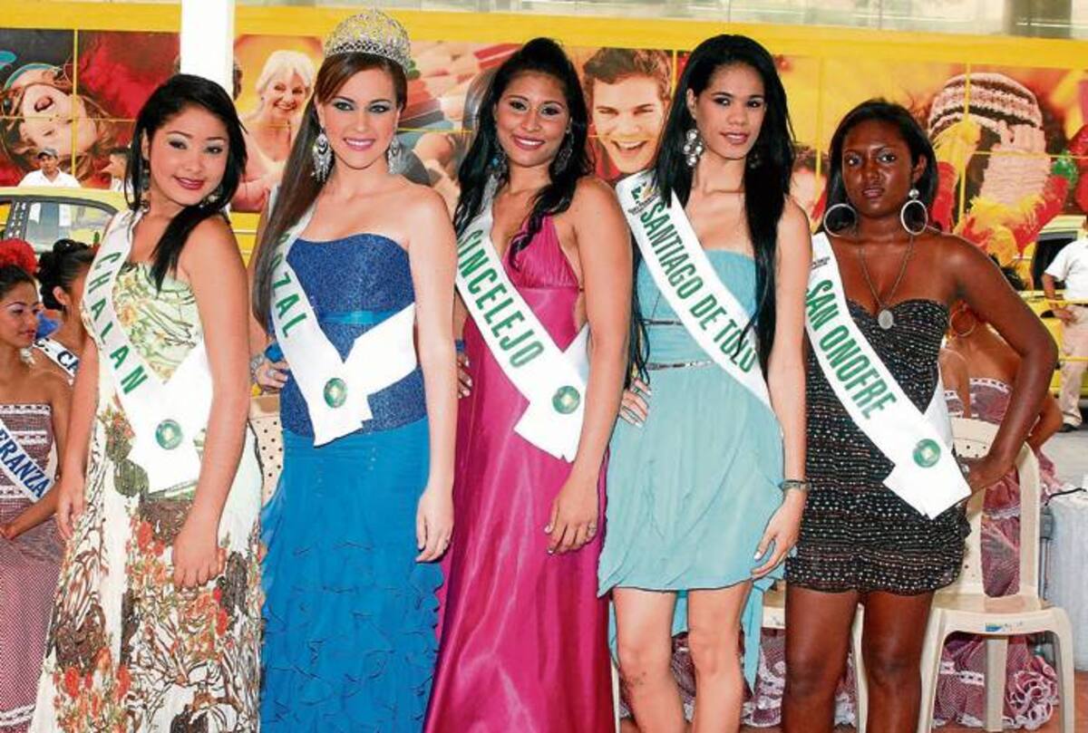 Las candidatas intermunicipales: Chalán, Andrea Carolina Bolaños; Corozal, Geraldine Bustamante; Sincelejo, Luisa Arrieta Arrau; Tolú, Angélica María Alvarado y San Onofre, Luisa María Muñoz. FOTOS: MANUEL SANTIAGO PÉREZ/EL UNIVERSAL/