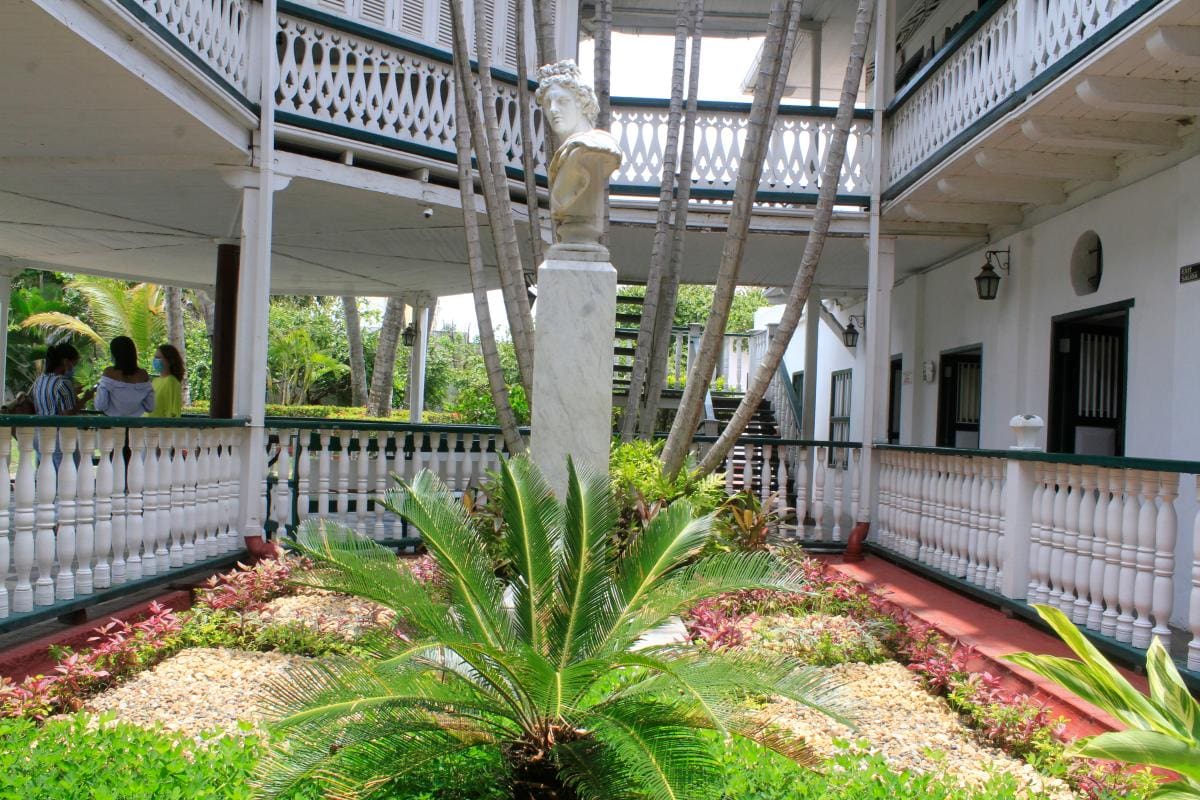 La biblioteca fue organizada, los libros inventariados y digitalizados con apoyo de la Universidad de Cartagena.