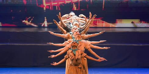 La identidad, alegría y diáspora del Carnaval se vio en el Teatro Julio Mario Santo Domingo