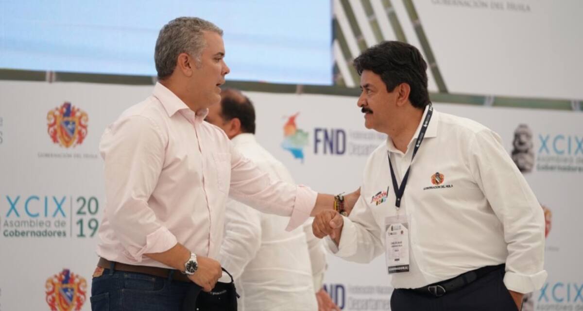El presidente Iván Duque y Carlos Julio González, gobernador del Huila y presidente de la FND.