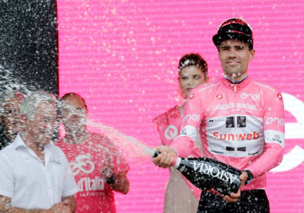 Tom Dumoulin ganó la etapa 1 y es el primer líder del Giro 2018. EFE ABIR SULTAN