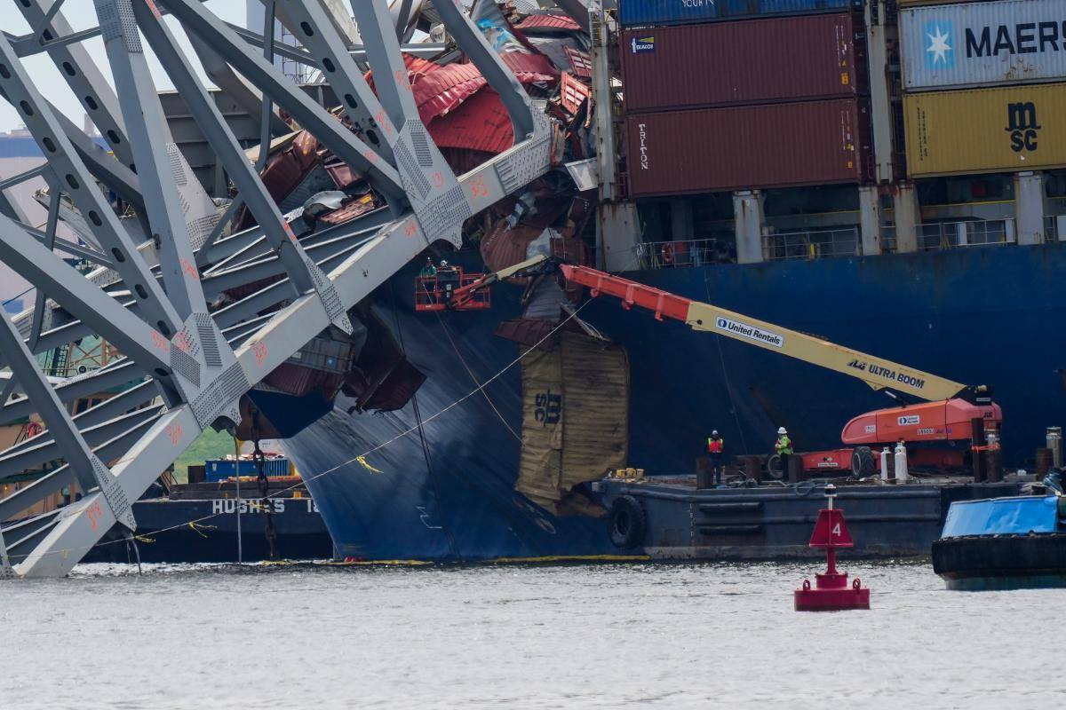 Hallan cuerpo de otra víctima de colapso de puente en Baltimore