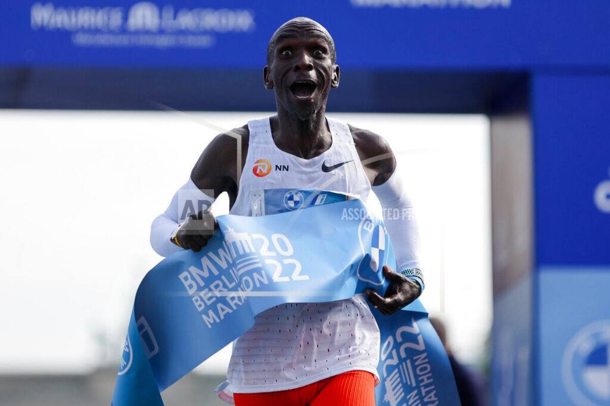 Eliud Kipchoge rompe su propio récord del mundo