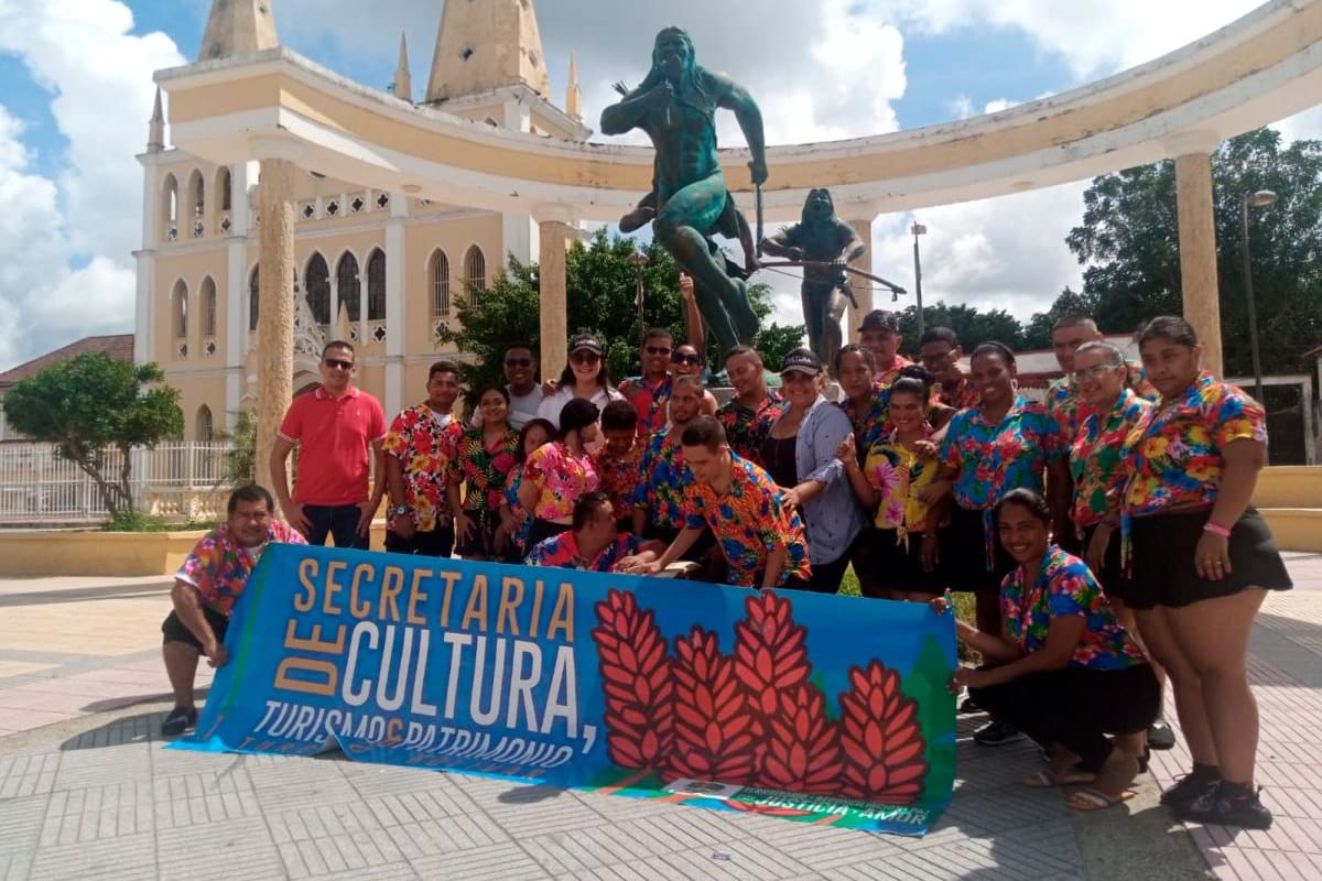 Los niños de la comparsa Fiesta en Turbaco, listos para las festividades culturales