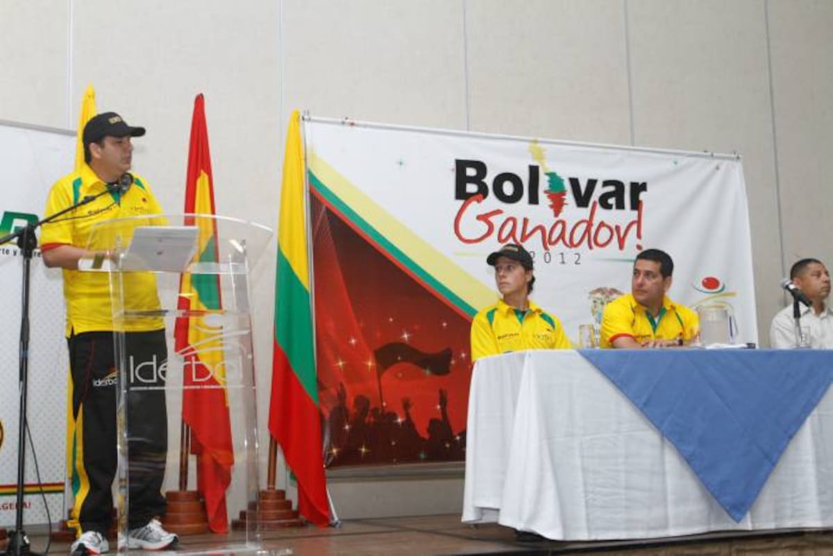 Juan Carlos Gossaín, gobernador de Bolívar, afirmó su compromiso con los deportistas. JULIO CASTAÑO / El Universal /