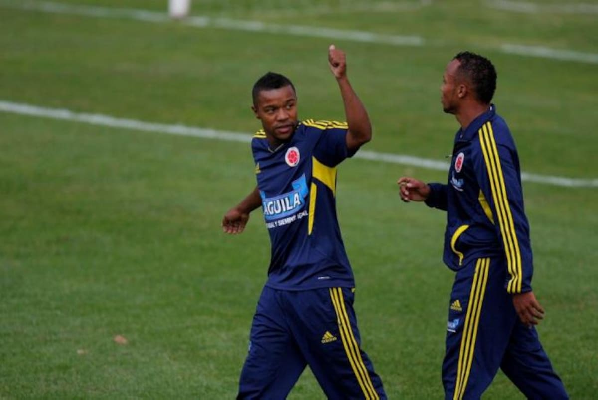 Dorlan Pabón (izq.) será titular mañana con Colombia. ARCHIVO