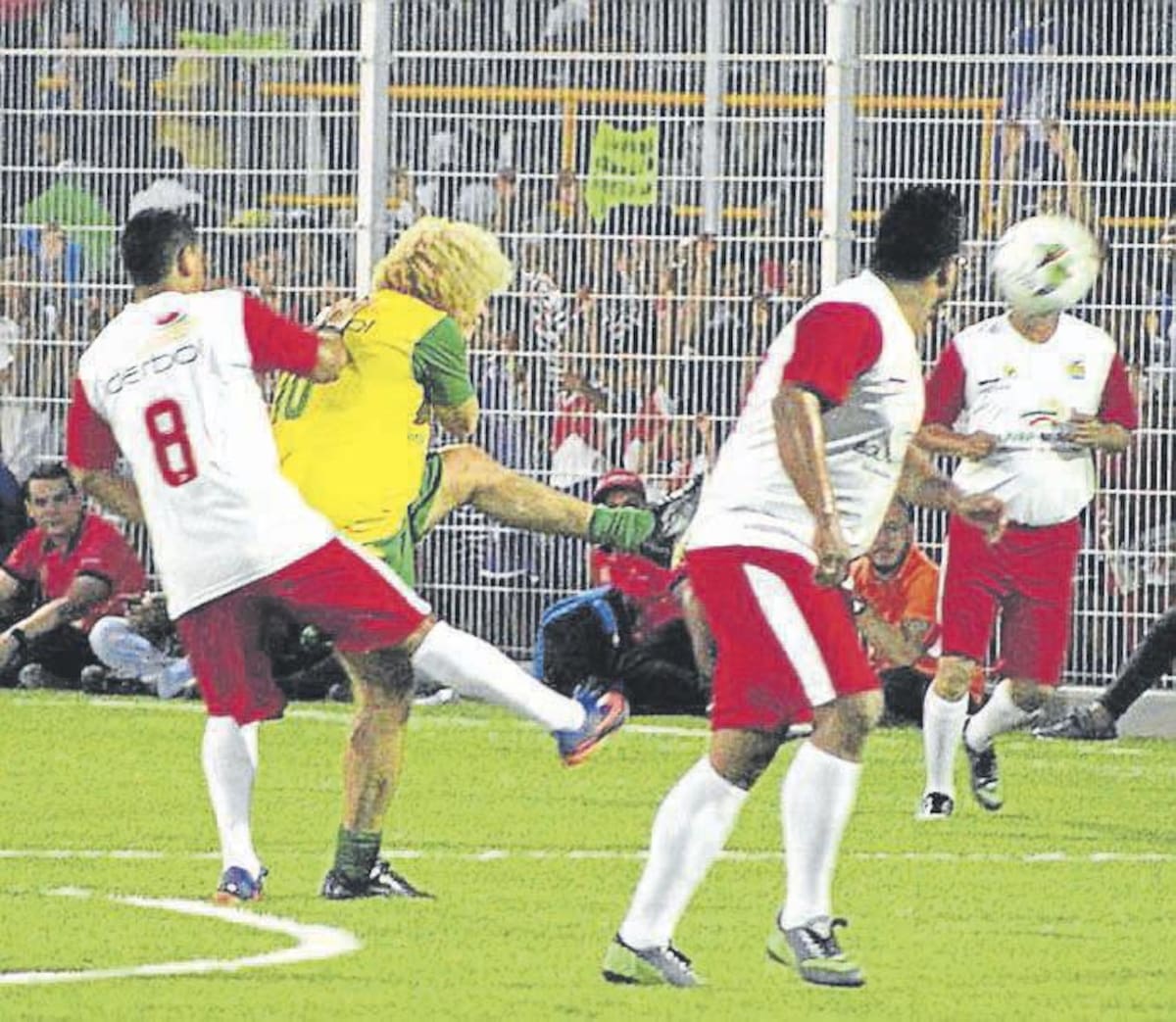 El Pibe Valderrama mostró su magia ante los asistentes.//luis aparicio-el universal