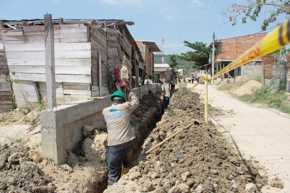 Uno de los logros importantes de los líderes es la instalación de las redes de agua potable y alcantarillado.