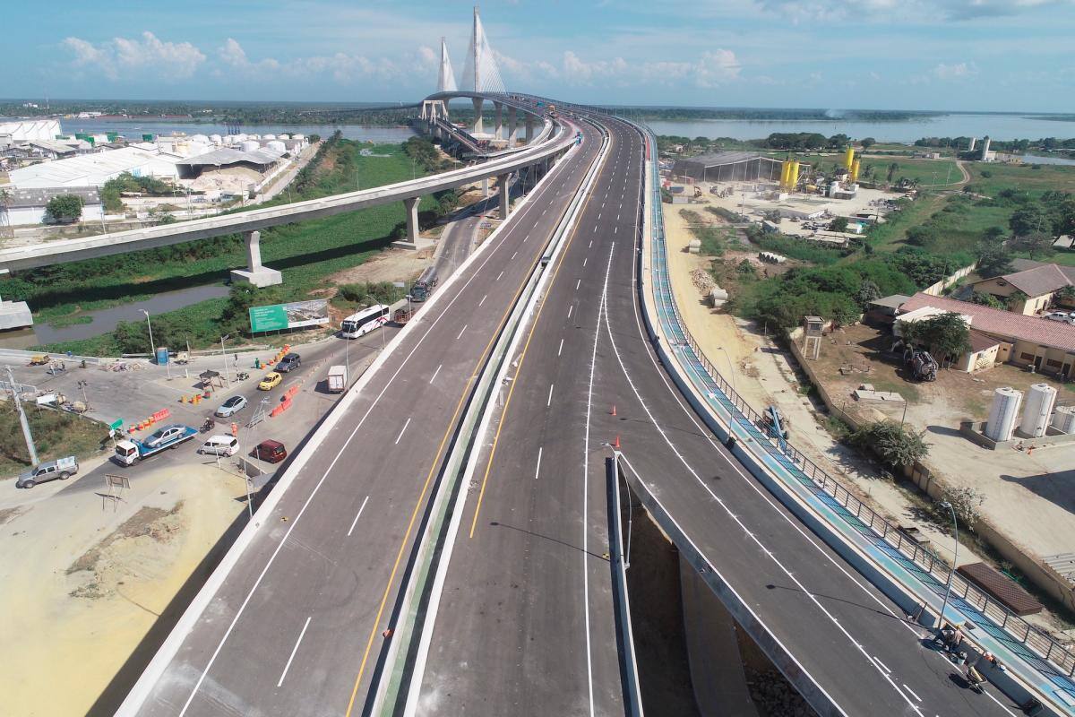 Denuncian robo de luminarias y cables en el Puente Pumarejo