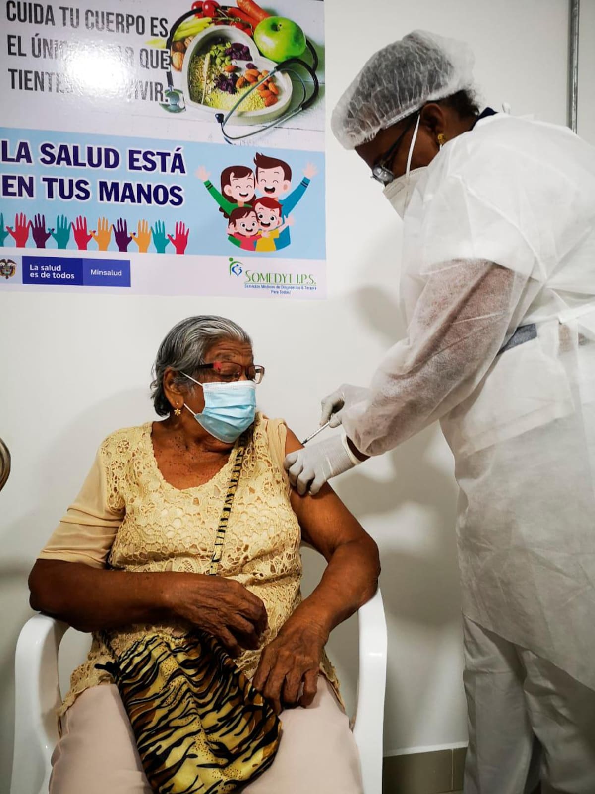 La campaña de vacunación está en la fase de inmunización de la población de 80 años y más. Cortesía
