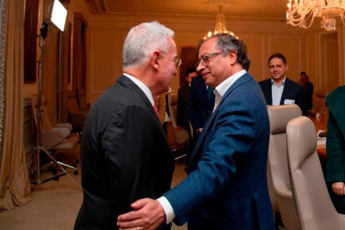Petro y Uribe aclararon los puntos que los alejan en la reforma a la salud