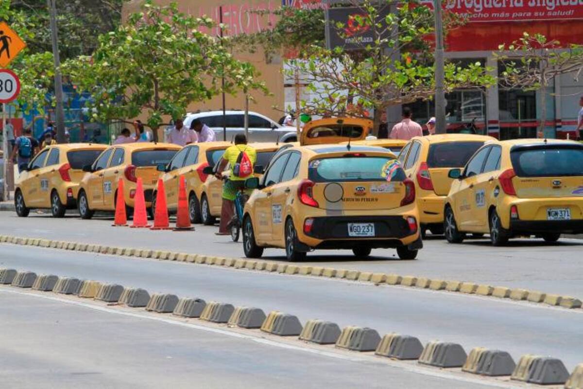Taxis con vidrios abajo y no más de dos pasajeros por coronavirus