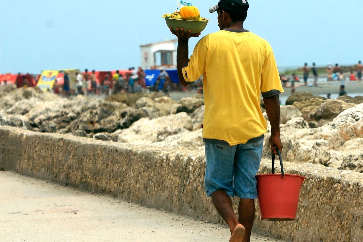 La economía del ‘rebusque’ manda en Cartagena
