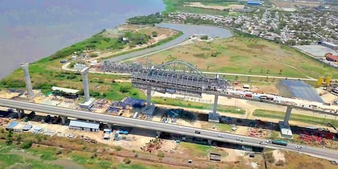 Denuncian fisuras en la estructura del nuevo Puente Pumarejo