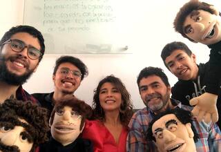 Expertos en salud hechos de trapo