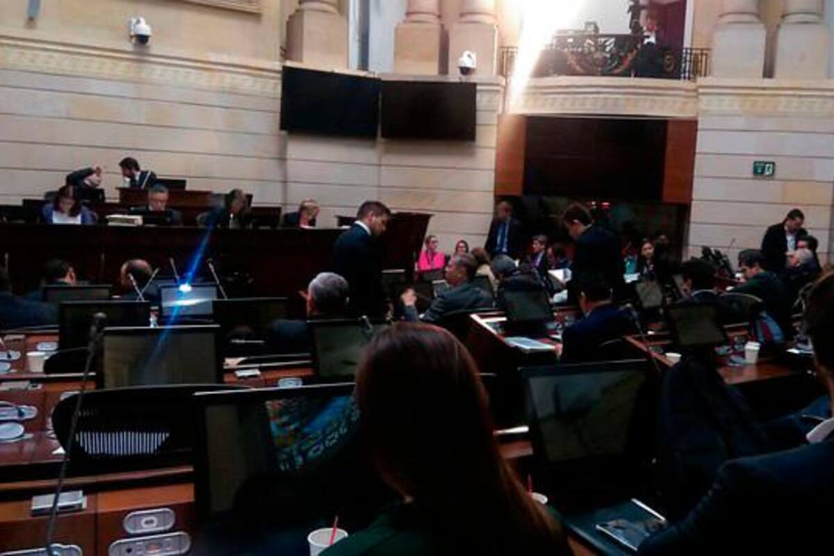 Funcionarios públicos quedan obligados a revelar su declaración de renta.