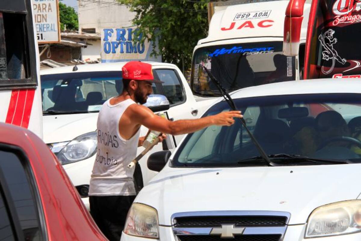 La mayoría de los venezolanos trabaja en la informalidad. Julio Castaño