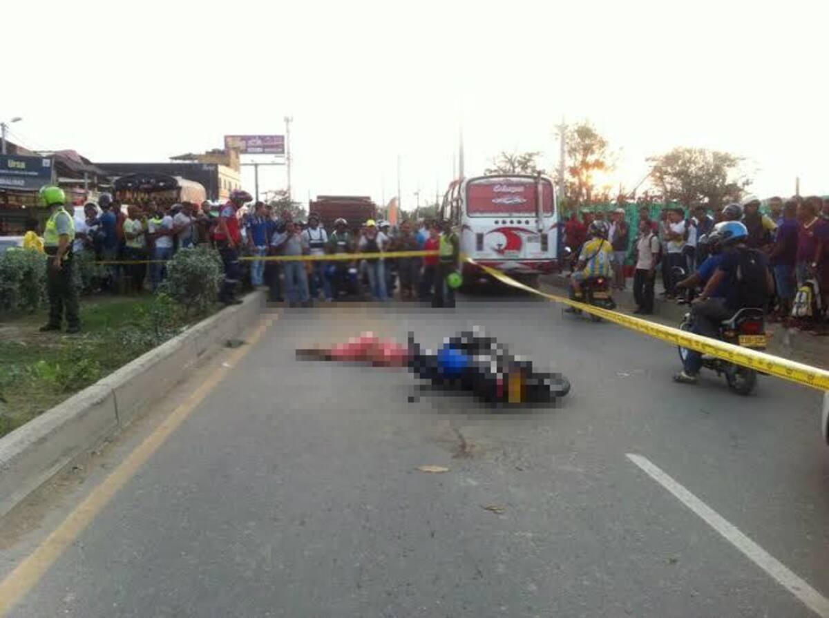 El hecho se produjo en la carretera La Cordialidad. LUIS HERRÁN - EL UNIVERSAL