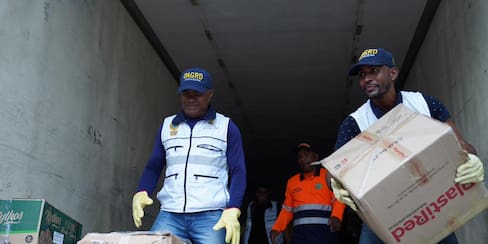 Embarcan primer lote de ayuda humanitaria para Venezuela desde Cartagena