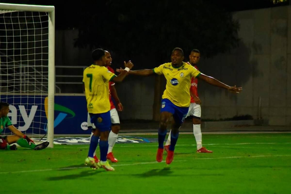 Real Cartagena se mide ante Huila con el deseo de pegar primero