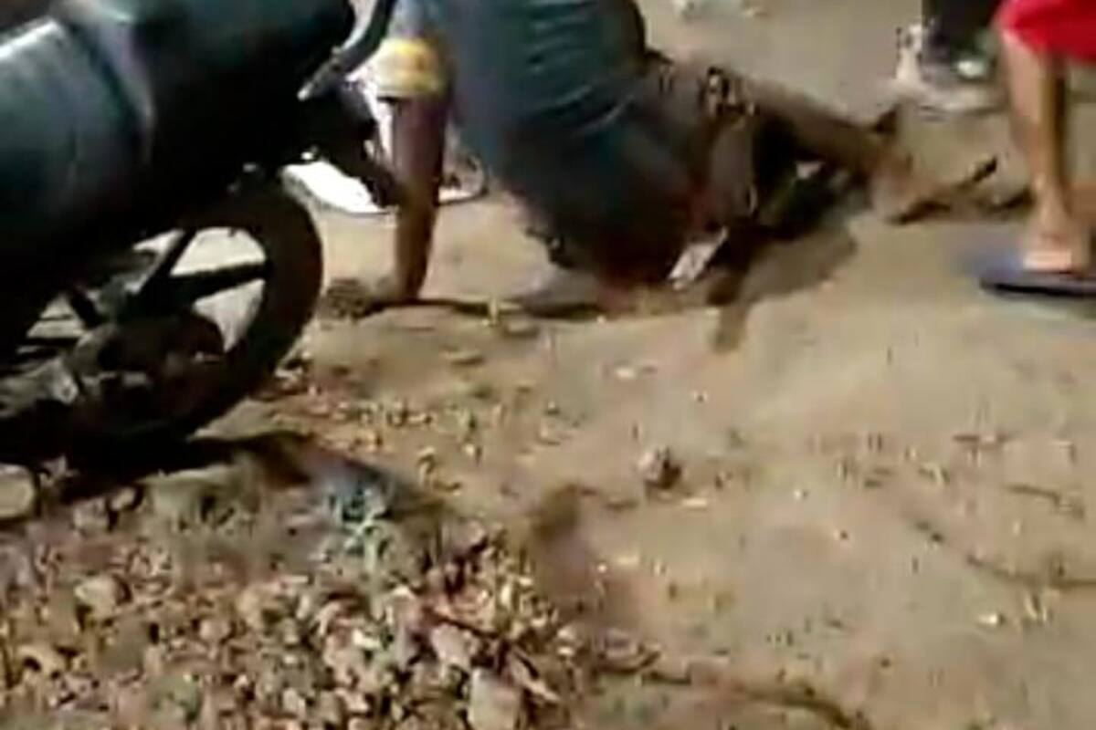 Video: En violenta riña, turba atacó a joven con piedras y a machete