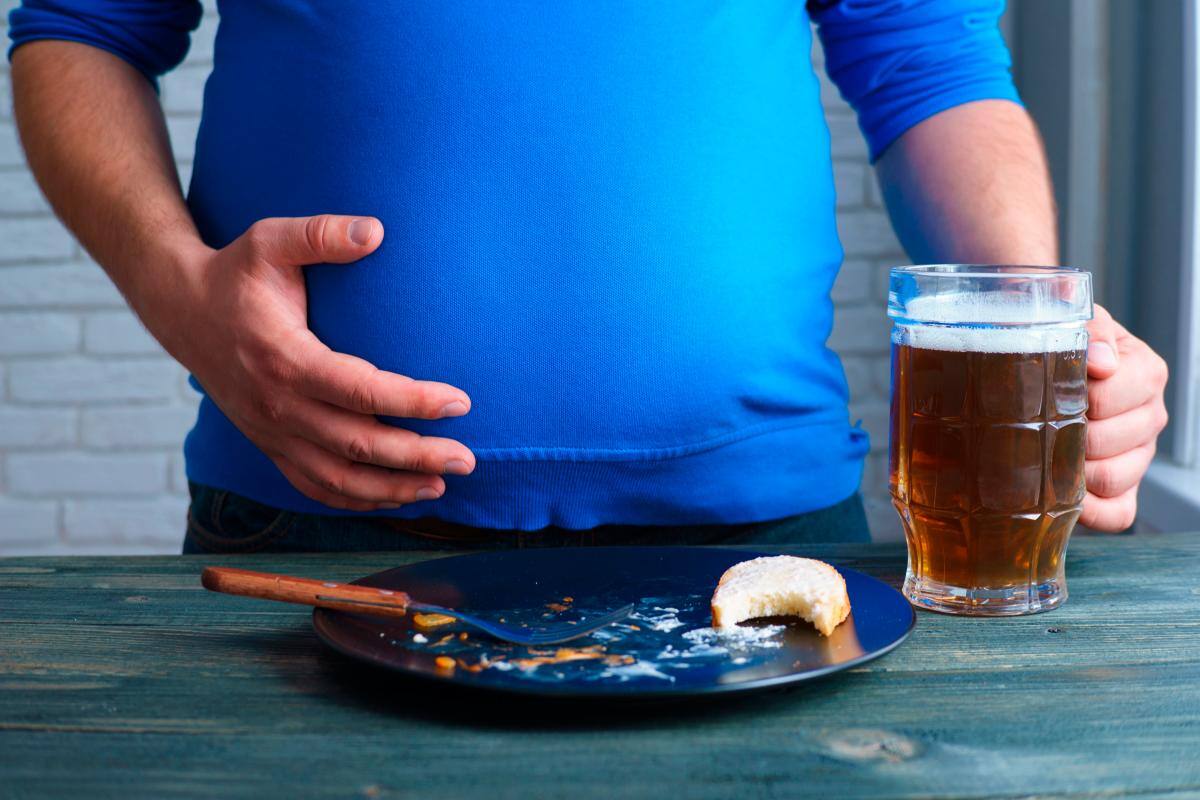 ¿Sabes qué pasa si tienes el colesterol alto y tomas cerveza?